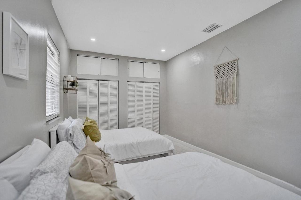 Luxury Rattan Getaway Villa Miami Bagian luar foto